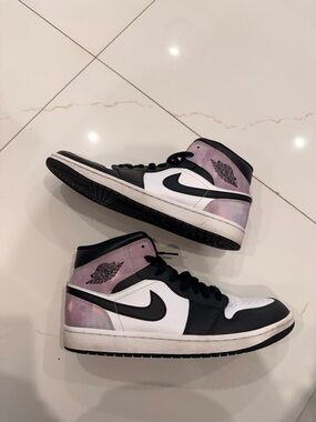 Jordan Air Jordan 1 Mid White Black Lavender Fade Sneakers